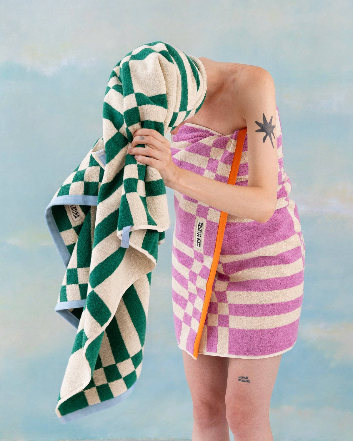 Marina towel in magenta by Tarta Gelatina, photo 5