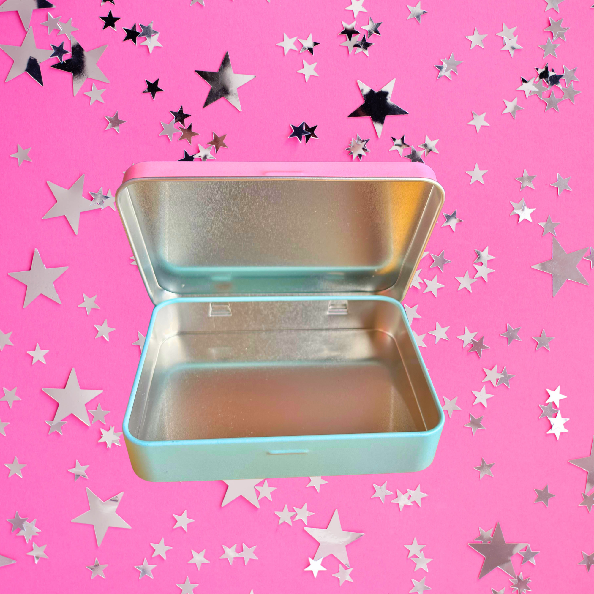 Polly's Perfect storage tin, lid detail