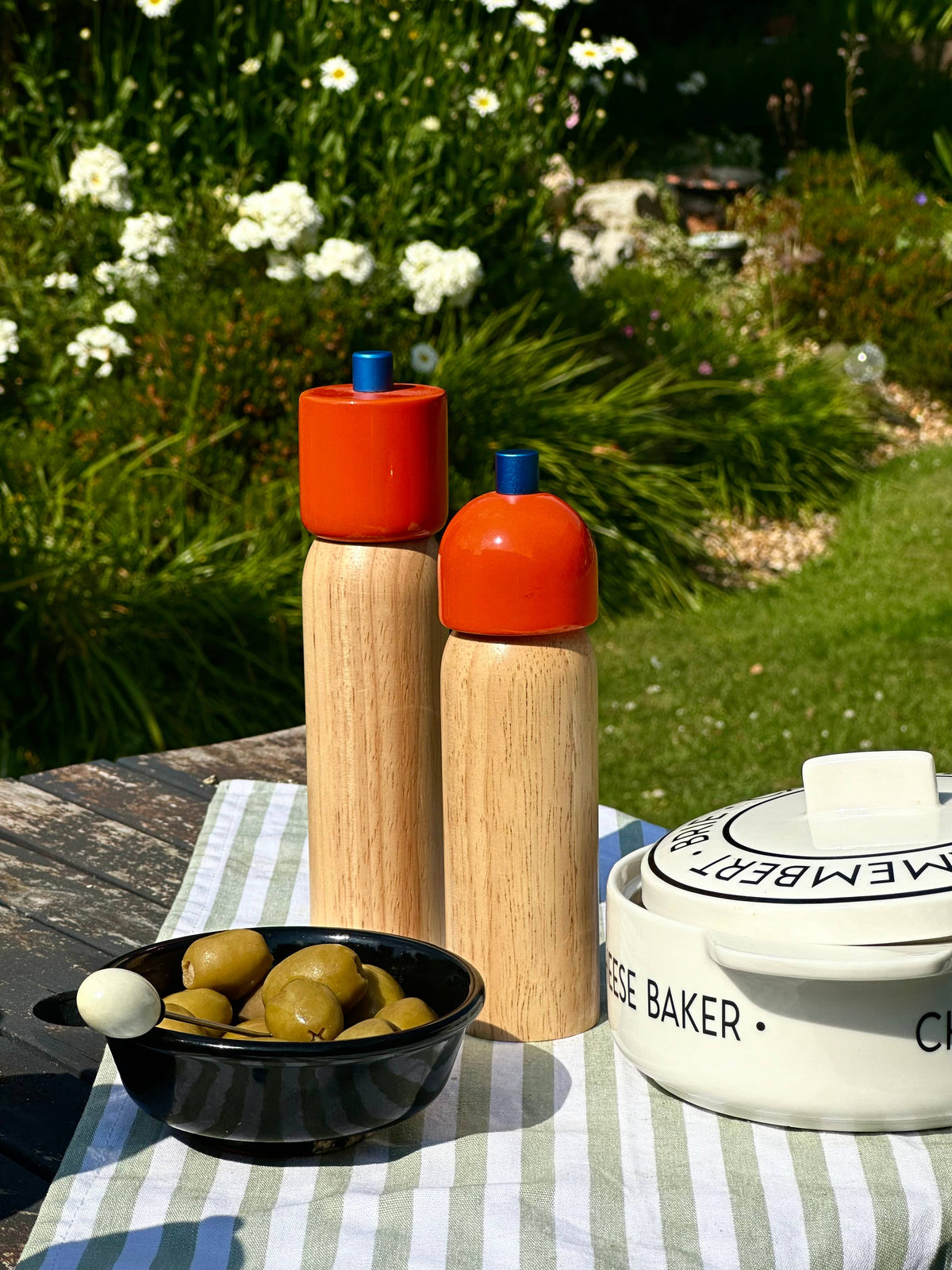 Salt & Pepper Grinder - Orange & Blue: Medium