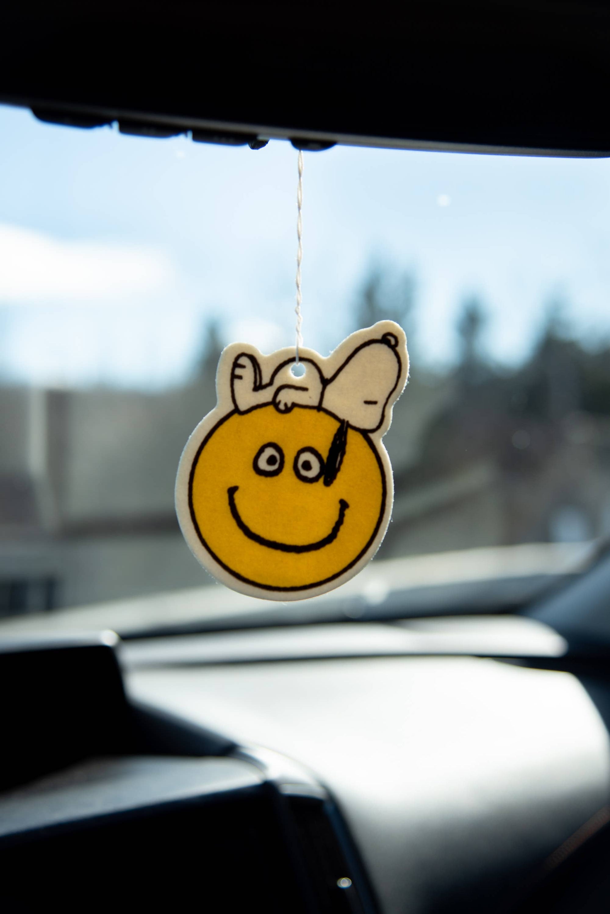 3P4 x Peanuts Snoopy Smiley Air Freshener - in use
