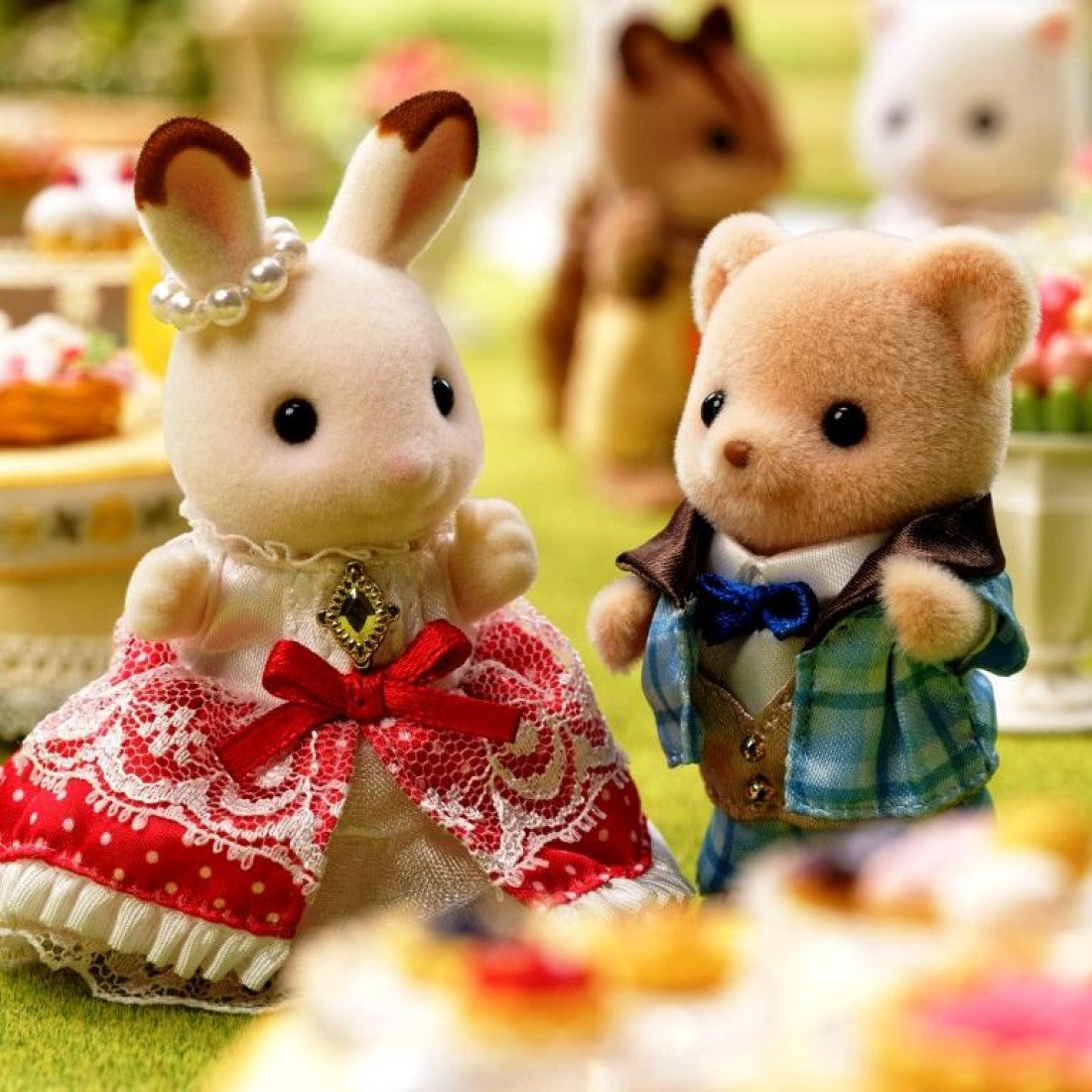Sylvanian Families Anniversary Friends Set – Freya & Theo