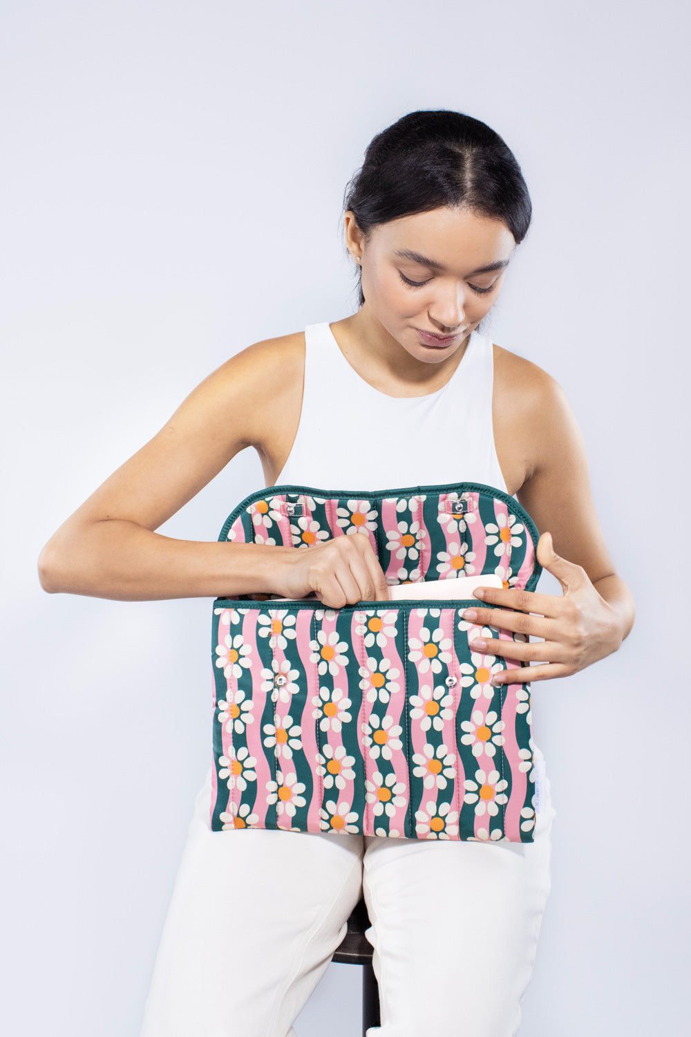 Kind Bag Laptop Sleeve - Wavy Daisy