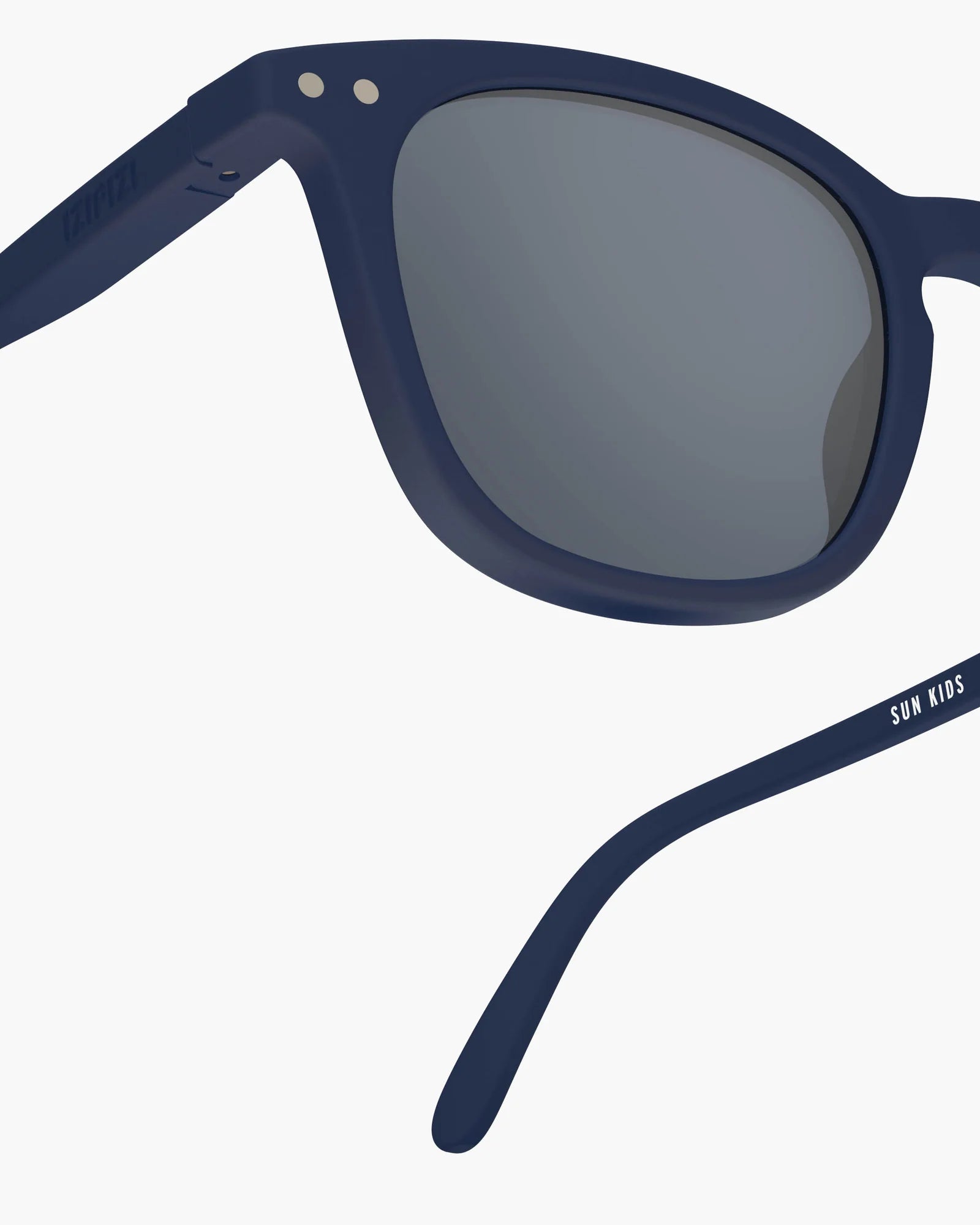 IZIPIZI Kids navy blue sunglasses ages 5–7 — three-quarter view