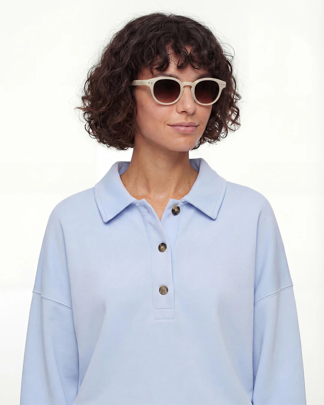 IZIPIZI #C vintage cream sunglasses — lifestyle shot