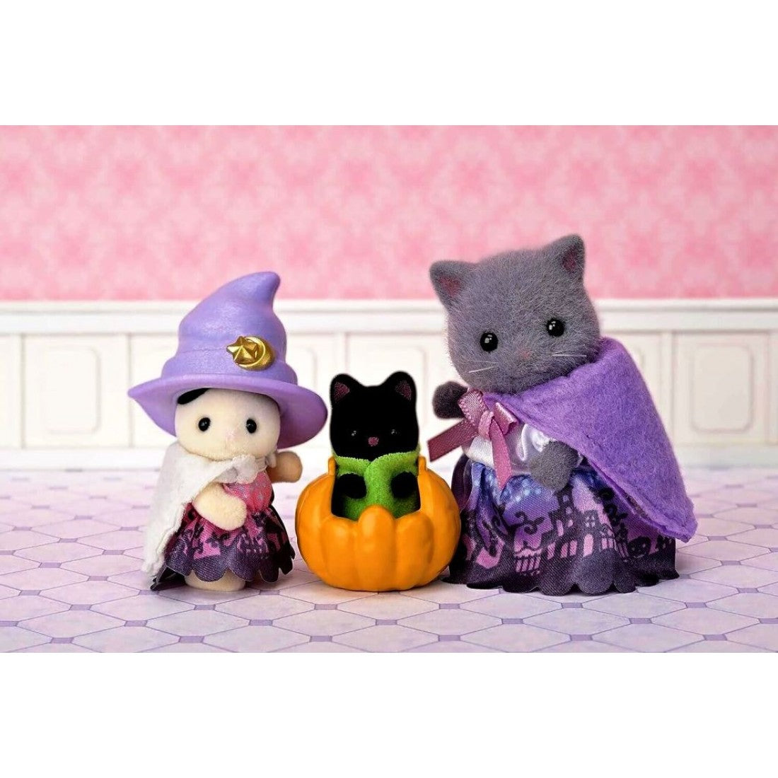Sylvanian Families Halloween Surprise Party Set