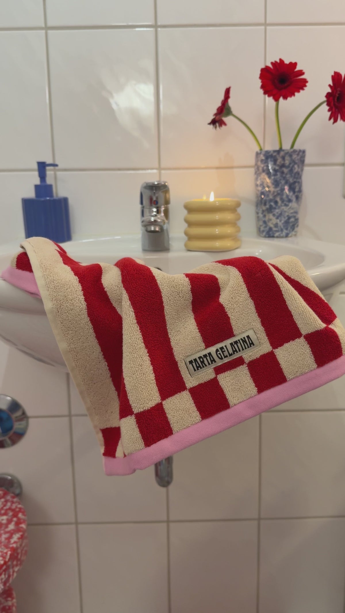 Clubhouse bath towel red by Tarta Gelatina, photo 7