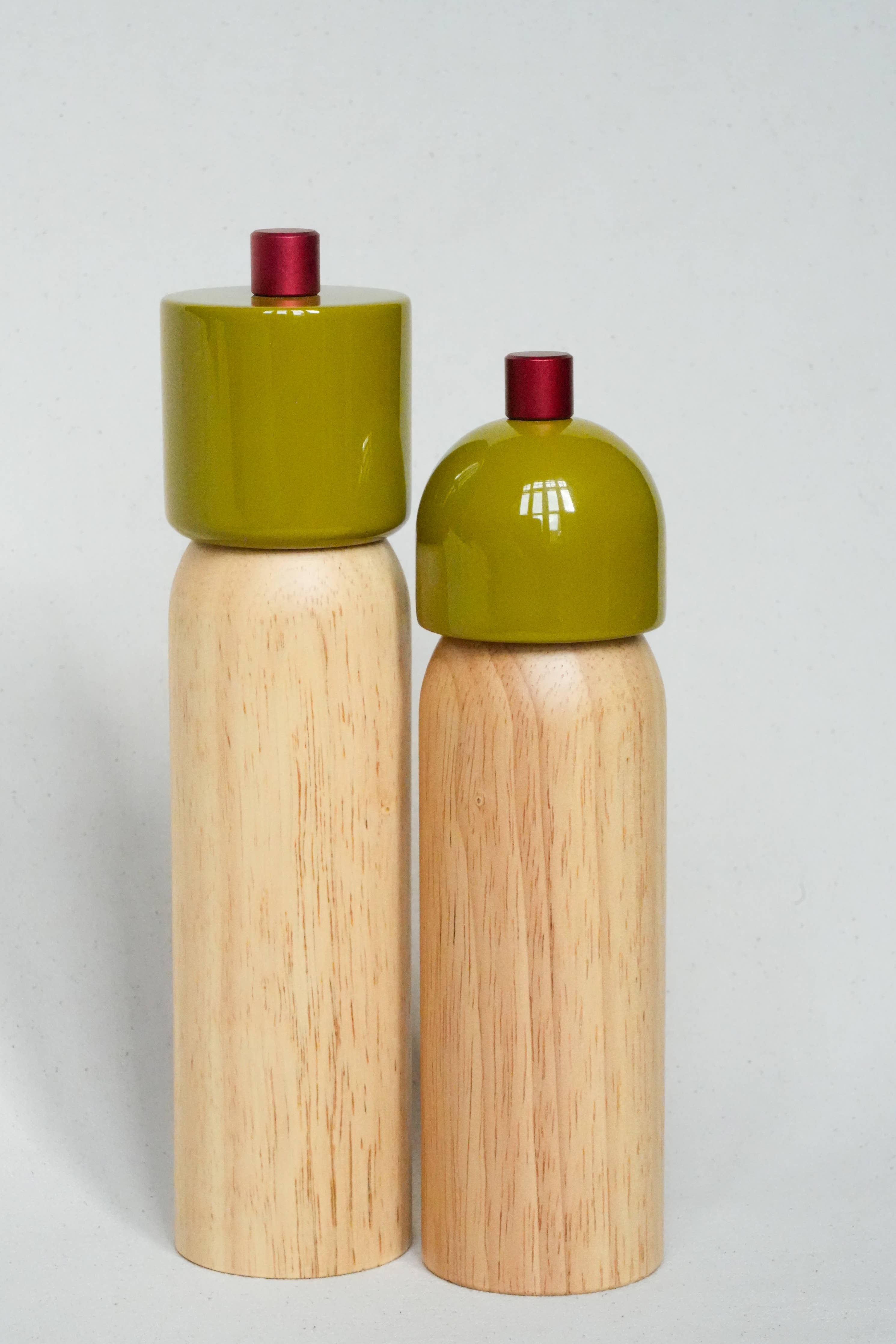 Salt & Pepper Grinder - Olive & Red: Medium