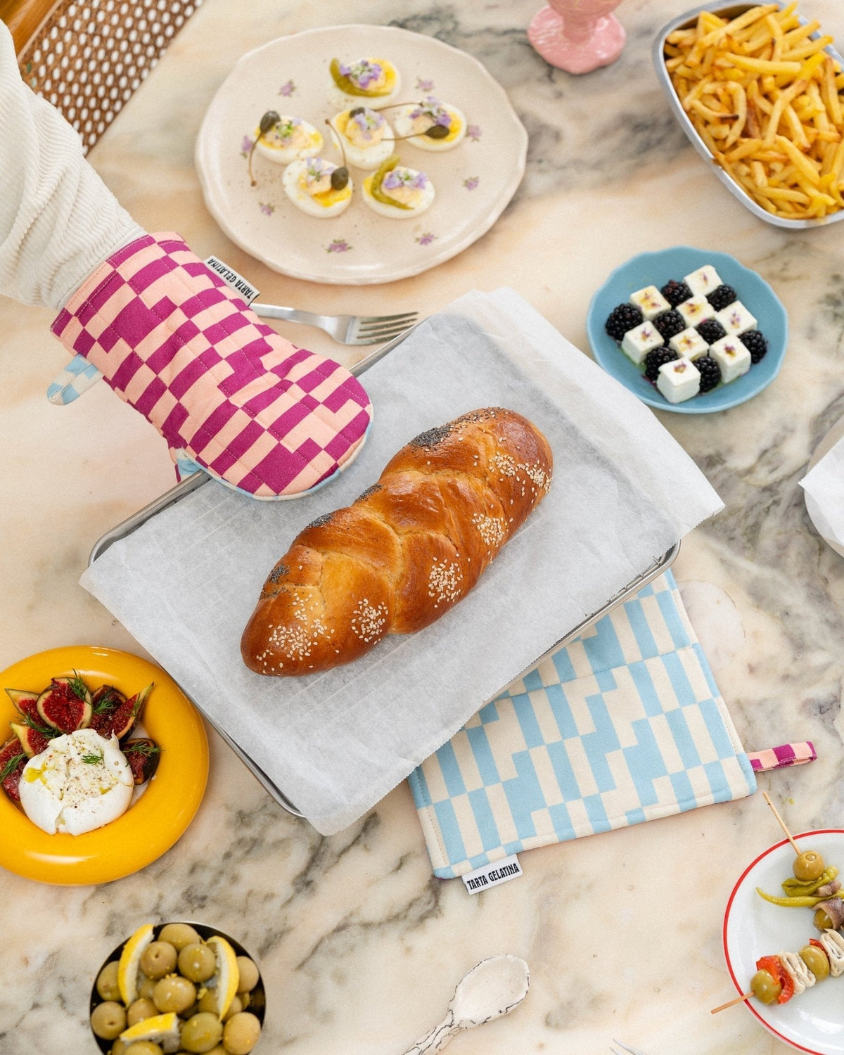 Pot holder in pink and blue Berry Jam colourway by Tarta Gelatina