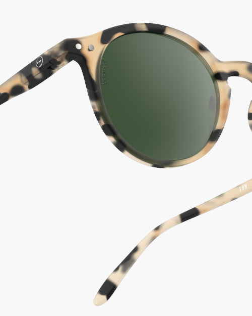 IZIPIZI #D light tortoise sunglasses — detail view