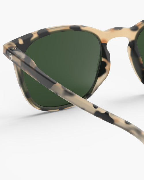 IZIPIZI #E light tortoise sunglasses — side view