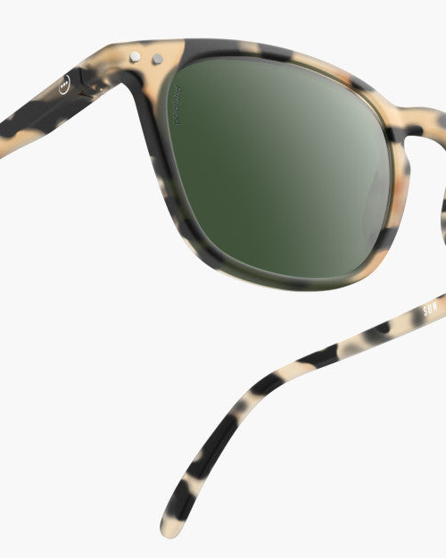 IZIPIZI #E light tortoise sunglasses — angle view