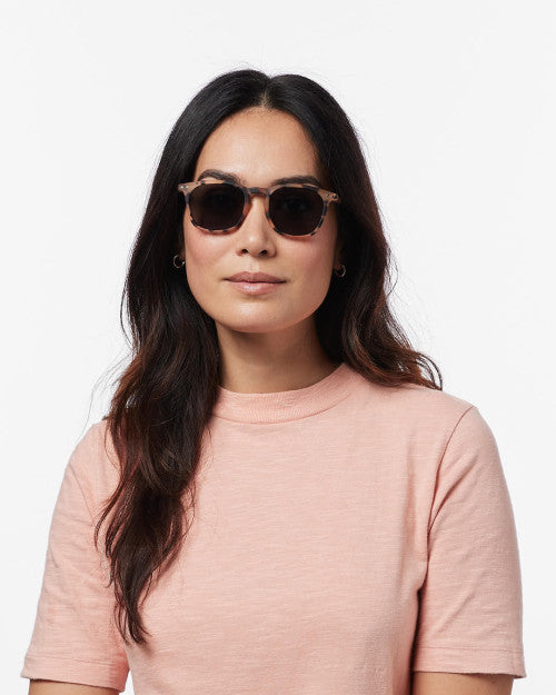 IZIPIZI #E light tortoise sunglasses — overhead view