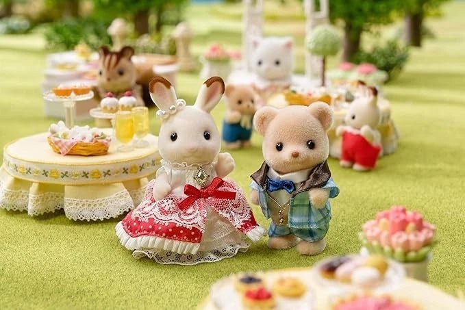 Sylvanian Families Anniversary Friends. Freya & Theo 40th Anniversary kids  Sylvanian Families